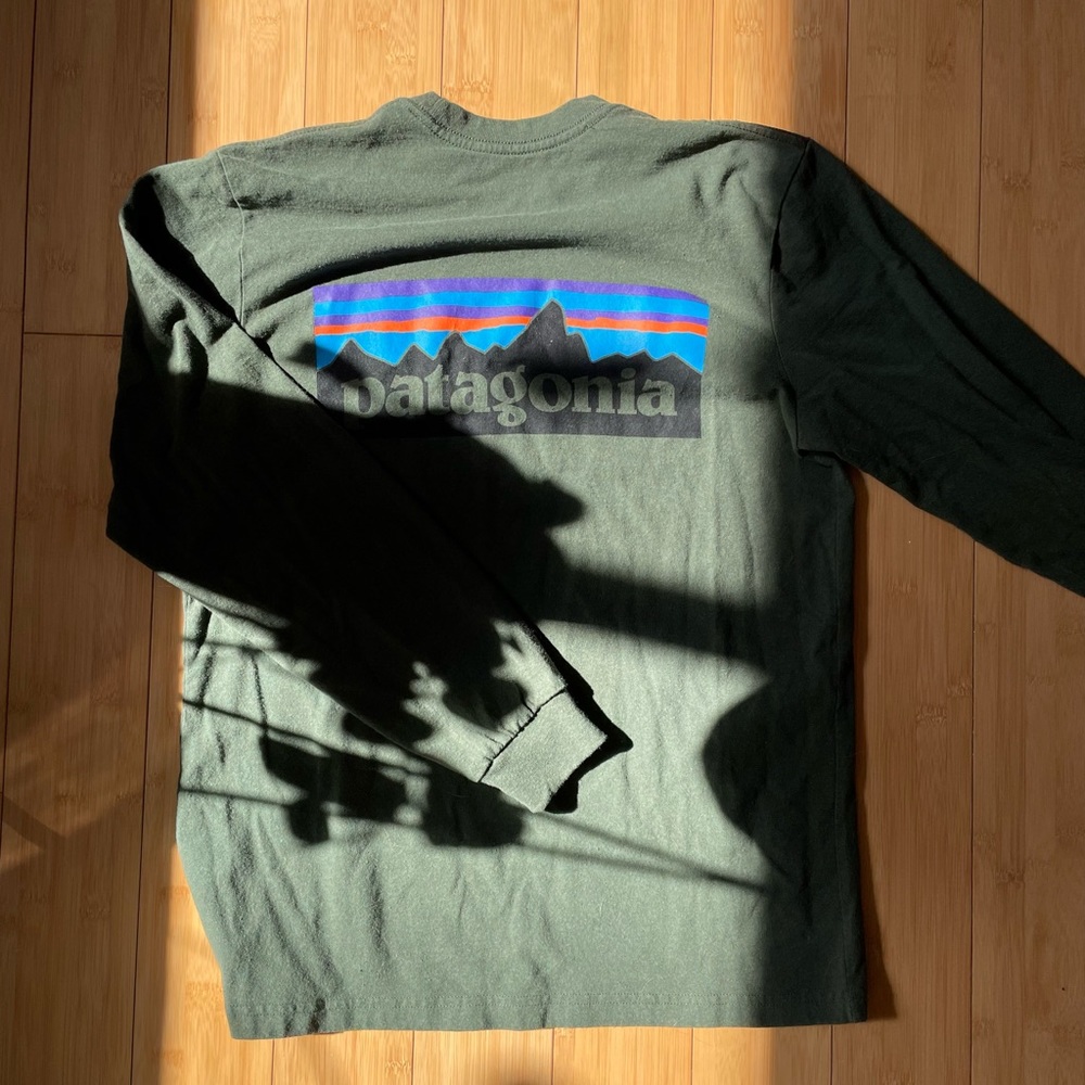 Patagonia Unisex Long Sleeve, Size XS